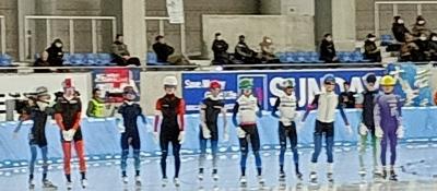 3000M決勝の様子。右手前が松本さんです。